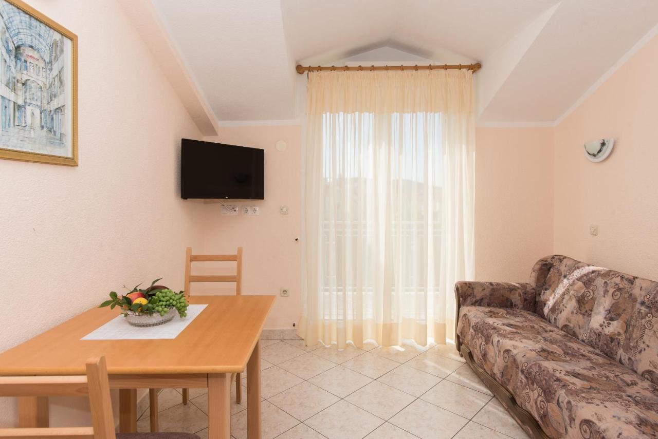 Topic Apartments Vodice Exterior foto